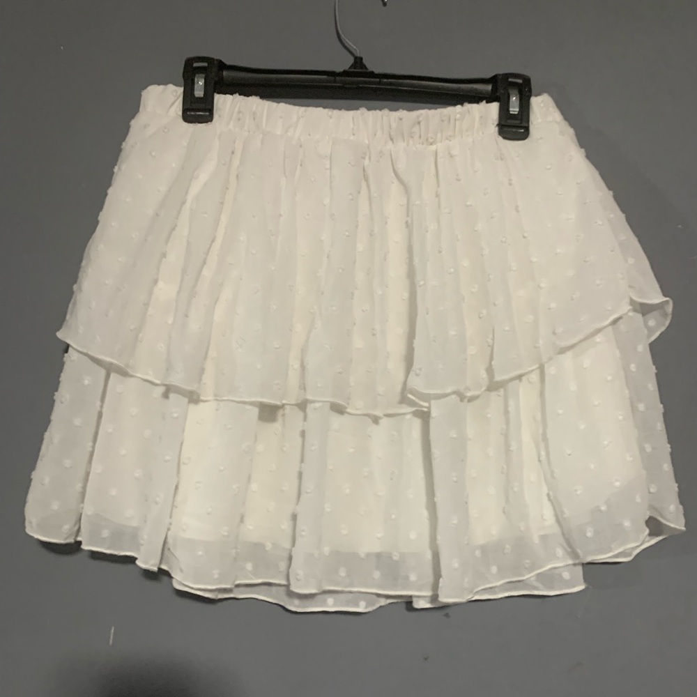 Chic White Ruffled Mini Skirt - Picture 2 of 4